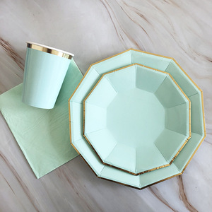 ชุดจานกระดาษและกระดาษเช็ดปากแบบใช้แล้วทิ้ง ลายลูกไม้ปั๊มร้อนสีพื้น ดีไซน์ใหม่ - Product Image 6