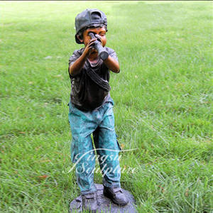 Hermoso diseño Parque decoración tamaño personalizado fuente de agua bronce niño y niña con estatua de paraguas - Product Image 6