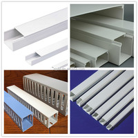 Ligne de production d'extrudeuse à double vis de machine de conduit de fil électrique d'UPVC PVC goulotte de câble en forme de U