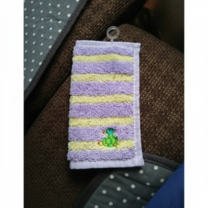 Mini fazzoletto a righe con targhetta con nome personalizzata - Product Image 1