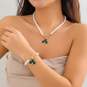 2024 conjunto de joyería de perlas de lujo personalizado para mujer-collar y pulsera de perlas de trébol verde