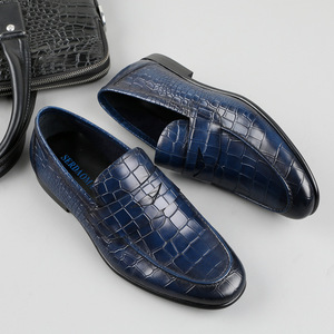 Chaussures en cuir décontractées - bout pointu, motif crocodile - chaussures habillées une pièce pour tenue de travail formelle - Chaussures Oxford - Product Image 3