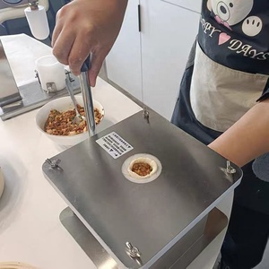 Machine à faire des boulettes vapeur en acier inoxydable manuelle, machine à former des baozi, des <span class=keywords><strong>momo</strong></span> - Product Image 5