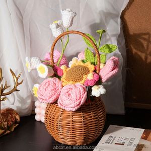 Cesta de Rosas Artificiales Tejidas a Mano, Cesta de Flores de Ganchillo con Rosas, Girasoles y Tulipanes para el Día de la Madre, Día del Maestro - Product Image 4