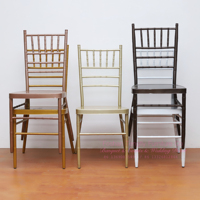 Chaises de banquet en métal bon marché en gros chaises Chiavari empilables de luxe en or et blanc pour hall d'hôtel, mariage événement avec coussin