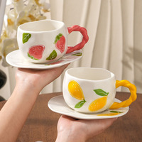 Ensemble tasse à café et soucoupe en céramique à motif de fruits créatif, élégante tasse à eau en céramique