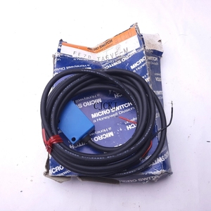 Émetteur photoélectrique ORIGINAL SUPPLY FE7B-TA6VE-M, portée de balayage 2 mètres, type NPN, 10-28VDC - Product Image 1