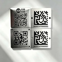 Étiquettes de codes-barres QR en aluminium et acier inoxydable gravées au laser sur mesure avec revêtement de couleur personnalisé pour le suivi des actifs industriels