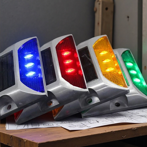 Brillo nocturno Ip68 Intermitente Marcador de tráfico Luz Reflectante Aluminio Led Ojo Solar Reflectante Carretera Espárragos - Product Image 5