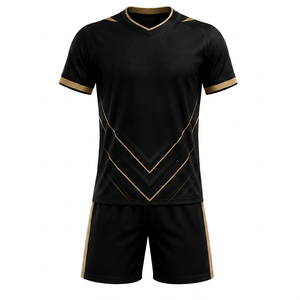 Ensemble de football haut de gamme avec graphismes sublimés, maillot athlétique et short coordonné, 100 % polyester respirant et écologique - Product Image 1