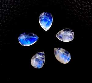 มูนสโตนธรรมชาติ 5 ชิ้น รูปทรงลูกแพร์ เรียบเนียน คุณภาพ AAA แท้ ขนาด 7x9-7x10 มม. หลังแบน สำหรับทำเครื่องประดับ DIY - Product Image 3