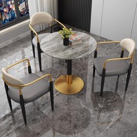 Table à manger nordique en acier au carbone de petite taille avec combinaison de 2 chaises, design moderne personnalisable, assemblée, hôtel, café