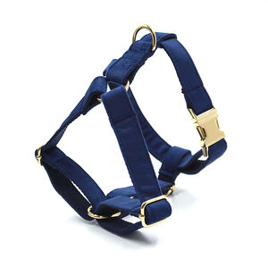 <span class=keywords><strong>Harness</strong></span> Anjing Heyri Pet Supplies, <span class=keywords><strong>Harness</strong></span> Anjing Mewah Bahan Beludru Biru Lembut yang Dapat Disesuaikan, Dilengkapi Tali, Kerah Dasi Kupu-kupu, dan Tempat Kantong Kotoran Anjing - Product Image 1