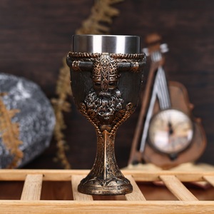 Artesanía de resina, copa de Copa con temática vikinga, casco vikingo de pirata nórdico Medieval Retro, barra de acero inoxidable de resina 3D, copa de vino tinto - Product Image 5