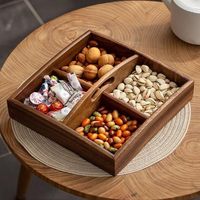 Perzikkleurige enkellaagse draagbare dienblad met vier compartimenten, van massief hout, voor keukenopbergruimte, snacks, gedroogd fruit, snoep en noten