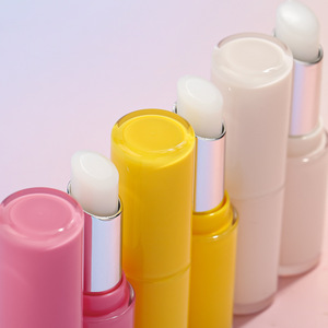 Balsamo Labbra Idratante alla Frutta in 3 Colori con Confezione Trasparente OEM/ODM Etichetta Privata Stick per la Cura delle Labbra - Product Image 4