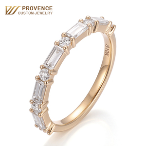Bague de mariage unisexe en or jaune massif 18 carats véritable, sertie de diamants de laboratoire taille baguette, entièrement pavée, style éternité, bijoux fins personnalisés - Product Image 1
