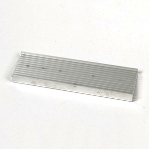 Dissipateur thermique en aluminium Melt Eruption, rectangulaire, pour applications de feuilles pliées en énergie nouvelle - Product Image 2