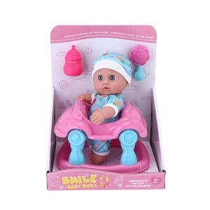Poupée bébé réaliste en silicone de 8.5 pouces <span class=keywords><strong>qui</strong></span> <span class=keywords><strong>ressemble</strong></span> à de vrais bébés fabriqués en Chine avec <span class=keywords><strong>un</strong></span> biberon et des jouets de voiture - Product Image 2