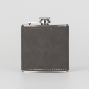 Botella de Licor Personalizada con Logotipo Impreso en Cuero, Regalo para Hombres, Padrinos de Boda, Regalos para Despedida de Soltero - Product Image 3