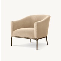 Fauteuil d'appoint beige de luxe moderne avec base en acier inoxydable, dossier confortable rembourré pour hôtel et salon de villa