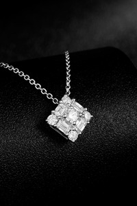 Collier pendentif classique en or blanc massif 14 carats avec diamant de laboratoire taille radiant de 0,953 ct |   Diamant solitaire de laboratoire taille radiant - Product Image 2