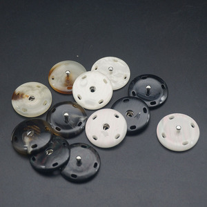 Vô Hình Nút Cho Phụ Nữ Áo 25Mm Cà Phê Màu Có Thể Giặt Sinh Thái Thân Thiện Với Nhựa Quần Jean Nhựa Tùy Chỉnh Snap Nút Sản Xuất - Product Image 3