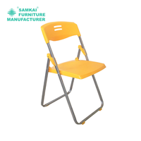 Chaises pliantes en plastique blanches empilables SK-ZDY-C005 pour l'usage commercial extérieur de noce