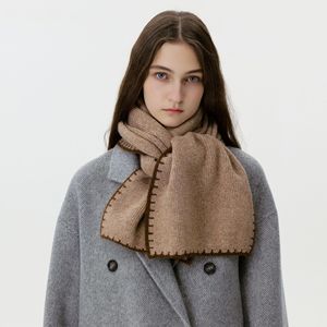 Écharpe en tricot épais avec logo personnalisé, surpiqûres surjetées, douce et épaisse, unisexe, châle d'automne-hiver, vente en gros d'usine - Product Image 2
