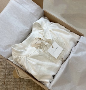 Tùy Chỉnh Thương Mại Điện Tử Hộp Bưu Phẩm Với Xử Lý Dễ Dàng Mang Theo Bao Bì Cho Quần Áo Thời Trang Có Thể Tái Chế Matte Và Bóng - Product Image 3