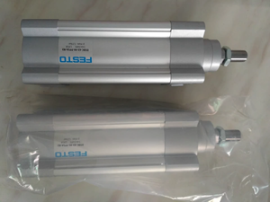 Cylindre pneumatique ISO à double action DSBC-63-250-PPVA-N3, alésage 63 mm, course 250 mm - Product Image 1