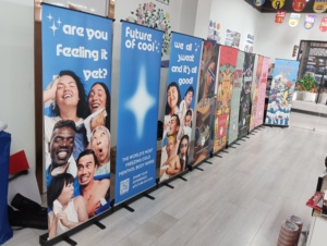 Venta al por mayor de tamaño personalizado de aluminio portátil Roll-Up Standee retráctil Banner Roll Screen Stand para exhibición publicitaria exposición - Product Image 5