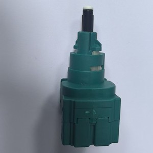 Interruptor de luz de freno Volkswagen 1C0945511A para Santana Passat Bora, color verde, sin ajuste, pieza de repuesto automática - Product Image 3