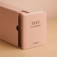 Agenda Giornaliera A5 con Logo Personalizzato, Set Regalo con Copertina Rigida, Astuccio, Nastro e Rilegatura a Nastro in Pelle PU