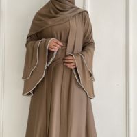 Ensemble Abaya 5 Pièces en Crêpe Satiné à Manches Volants pour Femmes Musulmanes – Robe Longue d'Été Modeste, Élégante, Fluide, Luxueuse et Douce – Vente en Gros