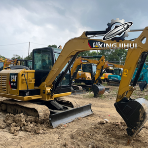 Excavatrice Caterpillar 305.5E2 d'occasion, marque japonaise d'origine, 5,5 tonnes, petite taille, chenilles en caoutchouc. - Product Image 5