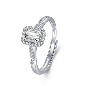 2ct Esmeralda Radiante Rectángulo Baguette Corte VVS <span class=keywords><strong>Moissanite</strong></span> 925 Anillo de bodas de plata esterlina Elegante anillo de fiesta de aniversario - Product Image 1
