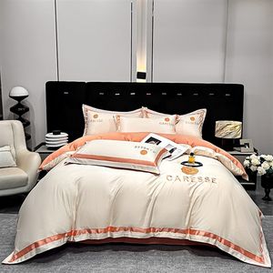 Juego de cuatro piezas de estilo moderno, funda de edredón de algodón puro, Sábana, colcha con patrón de plantas bordadas, grado de calidad, temporada de otoño - Product Image 1