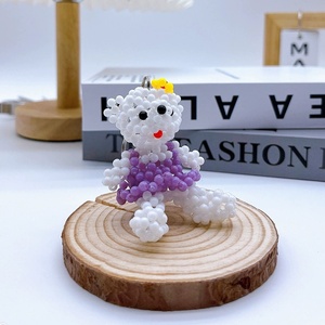 Llavero de Oso Lindo Personalizable con Cuentas Acrílicas de 4mm, Hecho a Mano, para Regalo de Novio/Novia, Decoración de Bolsos y Llaveros de Coche - Product Image 5