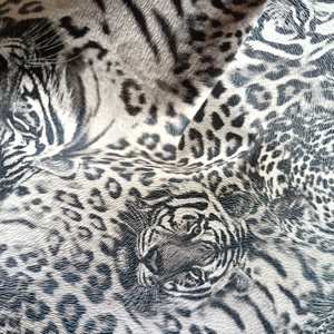 Rollo de Cuero Sintético con Estampado de Leopardo de Alta Calidad <span class=keywords><strong>para</strong></span> Tapicería, <span class=keywords><strong>Tela</strong></span> de Cuero Sintético Ecológica y Resistente a los Arañazos - Product Image 4