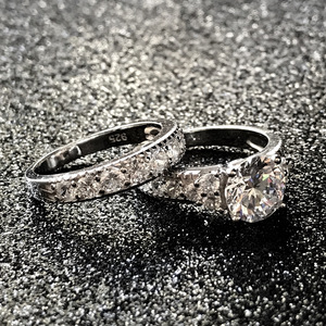 Anello in cristallo rotondo per donna, elegante accessorio di moda per feste e uso quotidiano - Product Image 4