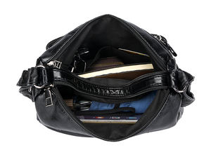 Sac messager tendance pour femme en PU. La doublure est en polyester et est décorée. 8103 - Product Image 2