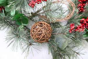 New Product Customized Luxury <b>Christmas</b> <b>Garland</b> Artificial Wreath Home <b>Decoration</b> Eco-Friendly Pvc Wreath - Product Image 3