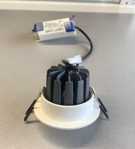 Downlight LED COB encastrable et orientable à intensité variable 5W 7W en aluminium pour éclairage intérieur - Product Image 6