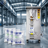 Machine de remplissage et de scellage de sachets d'eau minérale pure à petit prix / Équipement de fabrication et d'emballage de sacs liquides