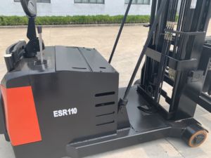 Electric3 cách forklift4 cách xe nâng: xử lý đa hướng cho hiệu quả lưu trữ lối đi hẹp tối đa. - Product Image 5