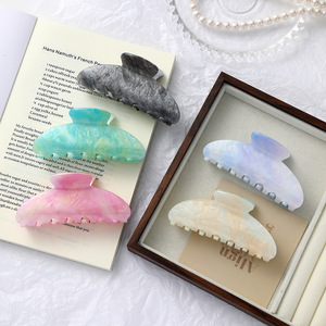 กิ๊บติดผมอะคริลิคขายส่ง สีสันตามสั่ง รูปทรงทันสมัย ยึดเกาะแน่น สำหรับแบรนด์แฟชั่น รับผลิตแบรนด์ส่วนตัว - Product Image 6
