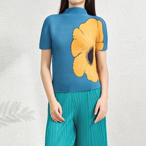 Nouvelle Collection Été PY : Haut Plissé Miyake Élégant et Luxueux pour Femme, Motif Floral Grande Taille, Col Montant – Vente en Gros en Ligne - Product Image 2