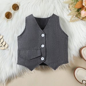 ชุดเด็กผู้หญิงแฟชั่นฤดูร้อน เสื้อกั๊กคอวีติดกระดุมเดี่ยว + เสื้อยืด + กระโปรงจีบ ชุดสามชิ้นสุดคลาสสิก - Product Image 4