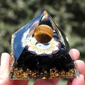 Pyramide en résine époxy œil de tigre et obsidienne Tai Chi, décoration d'intérieur Feng Shui, ornement de bureau, pièce d'art en résine artisanale - Product Image 4